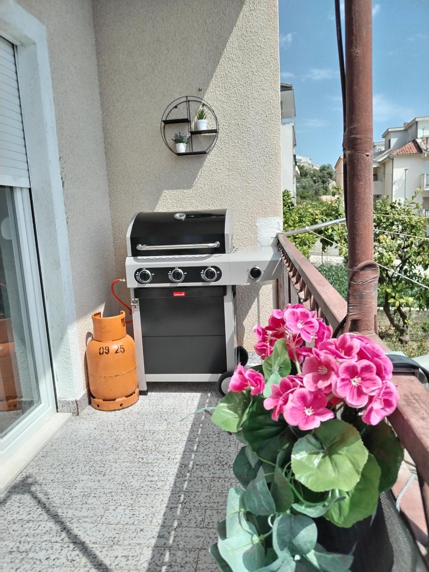 Apartment Marina Podstrana Luaran gambar