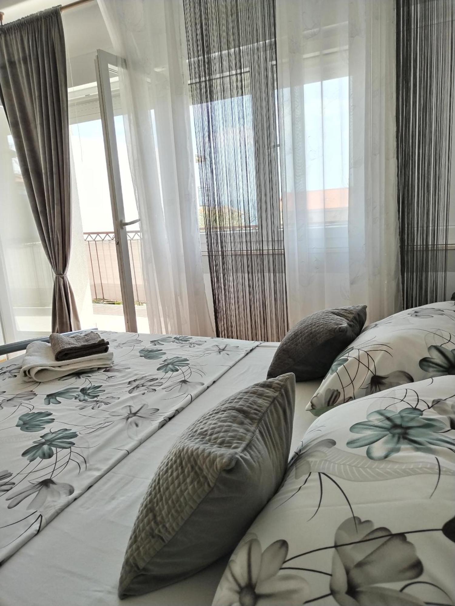 Apartment Marina Podstrana Luaran gambar